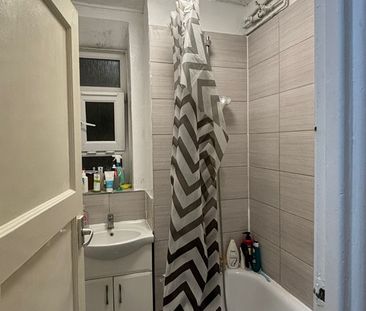 4 Bed Flat, Bernwood House, N4 - Photo 1