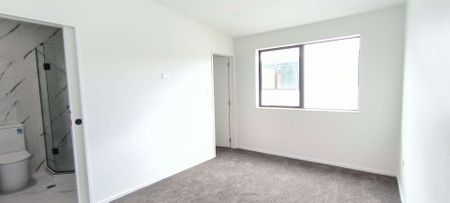 3-BEDROOM + STUDY IN PAKURANGA - Photo 5
