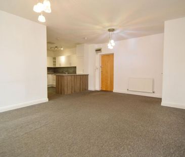 3 bedroom flat to rent - Photo 4