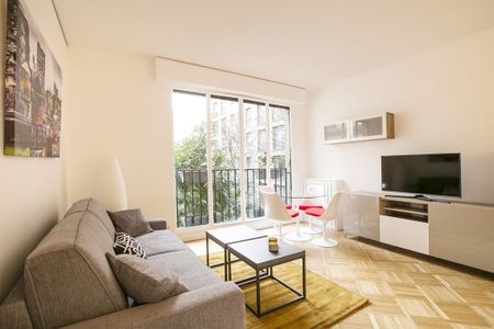 Appartement à louer rue de Longchamp, Paris 16ème - Photo 2