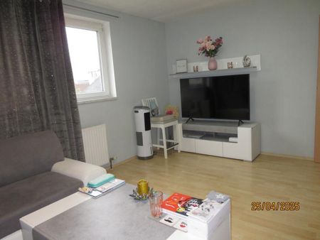 Makartstraße 8,3: Single/Paar: Schöne DG-Wohnung, 2 Zimmer, 42.06m2 WNFL und ausgebautem Spitzboden mit 35,44m2,3.Stock, Parkplätze! - Foto 3