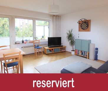 Gepflegte und großzügige 2-Zimmer-Wohnung im 1. Obergeschoss in ruh... - Photo 1