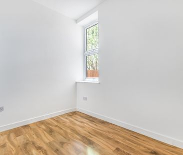 Bromley Road, Catford, London, SE6 - Photo 1