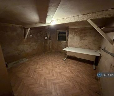 4 bedroom end of terrace house to rent - Photo 6