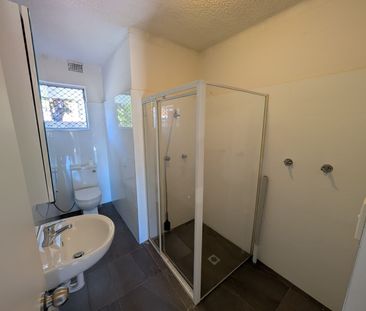 Modern & Convenient Villa in Prime Location - Photo 3