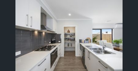 Conveniently located and sure to impress - Photo 2