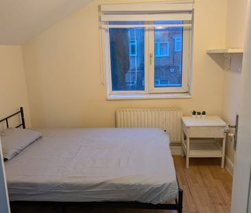 Room in a Shared House, Chester Road, E16 - Photo 5