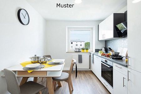 Mietbeginn im November`24: Modernisierte 3-Zimmer-Wohnung mit Balkon - Foto 3