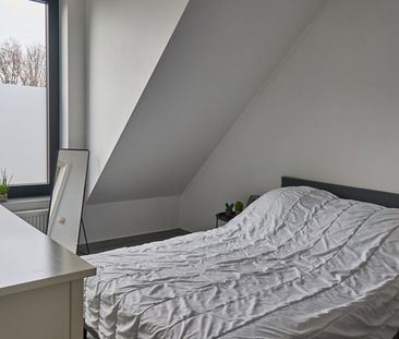 ZEER GUNSTIG GELEGEN DAKAPPARTEMENT MET TERRAS - Foto 4