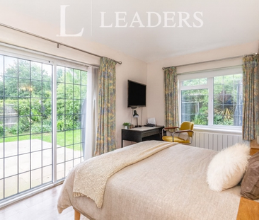 1 bedroom room to rent Burwood Road, KT12 - Photo 6