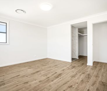 Stylish Contemporary Comfort in the Heart of Box Hill - Photo 4