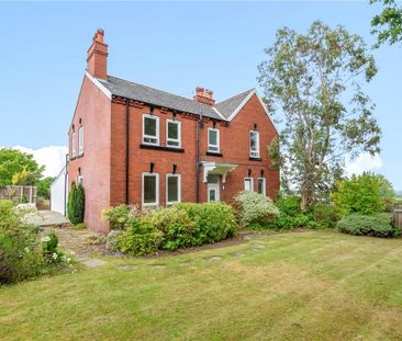 A detached 5 bedroom brick built property situated within the villa... - Photo 3