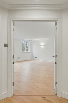 Westfield, 15 Kidderpore Avenue, Hampstead, London NW3 - Photo 1