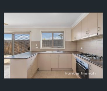 MODERN UNIT IN QUIET CUL DE SAC - Photo 4