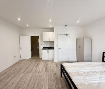 1 bedroom in a house share to rent - Photo 6
