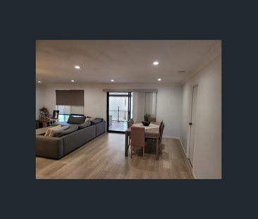 Modern Living for families in Regents Park - Photo 1