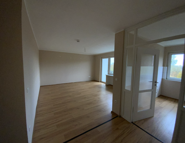 Renovierte 3-Zimmer-Wohnung mit Balkon und modernem Badezimmer - jetzt mi 500EUR Einkaufsgutschein - Photo 1