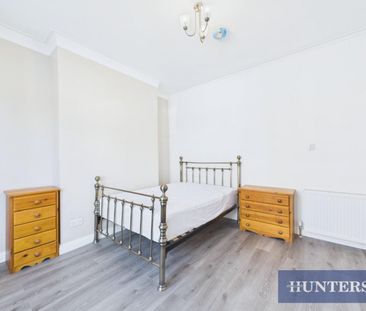 1 bedroom Flat To Let - Photo 3