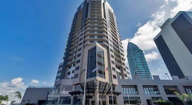 ONE BEDROOM APARTMENT& CARPARK @ TAKAPUNA - Photo 1