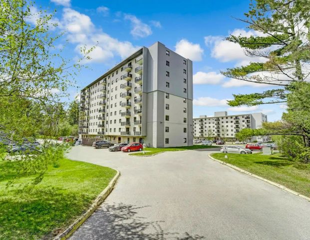 Park Lane Towers Apartments — 1 Bedroom, 1 Bath - Photo 1
