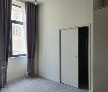 Location Appartement 2 pièces 49m² LA ROCHELLE 17000 - Photo 5