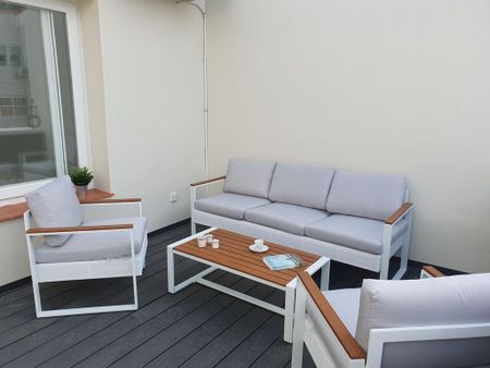 2 bedroom luxury penthouse for rent in Madrid, Autonomous Region of Madrid - Photo 2