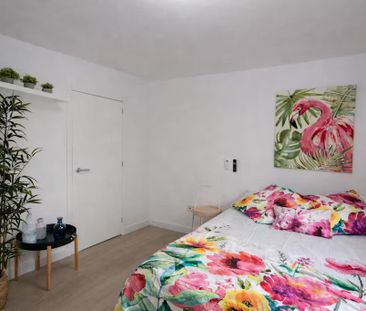 Calle de Arlanza, Madrid, Community of Madrid 28019 - Photo 2