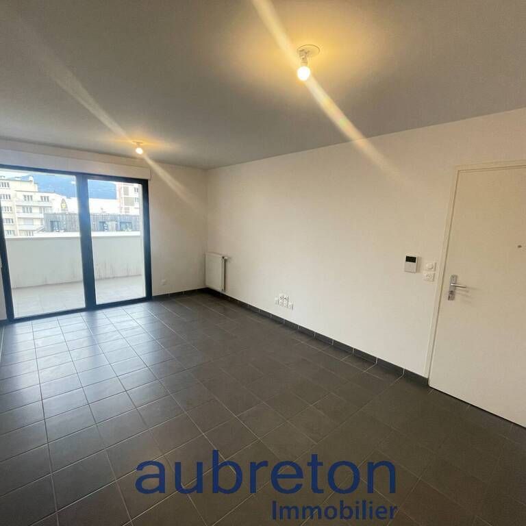 Location appartement Grenoble 38000 65.34 m² - Photo 1