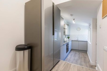 6 bedroom house to rent - Photo 2