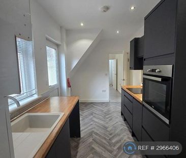 3 bedroom terraced house to rent - Photo 4