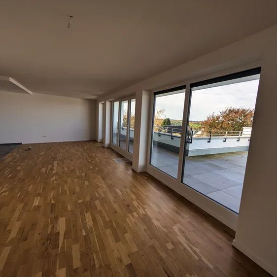 Mit dem Aufzug ins Penthouse...Neubau-Erstbezug mit Blick bis in die Eifel und nach Köln! - Photo 1