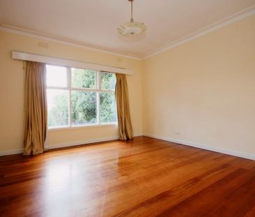 4 Bed, 2 Bath - Photo 4