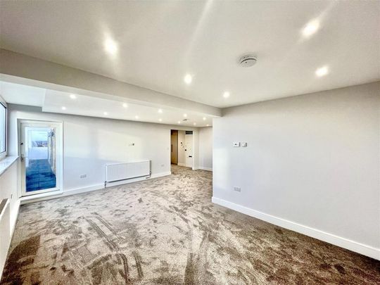 4 bedroom penthouse to rent - Photo 1