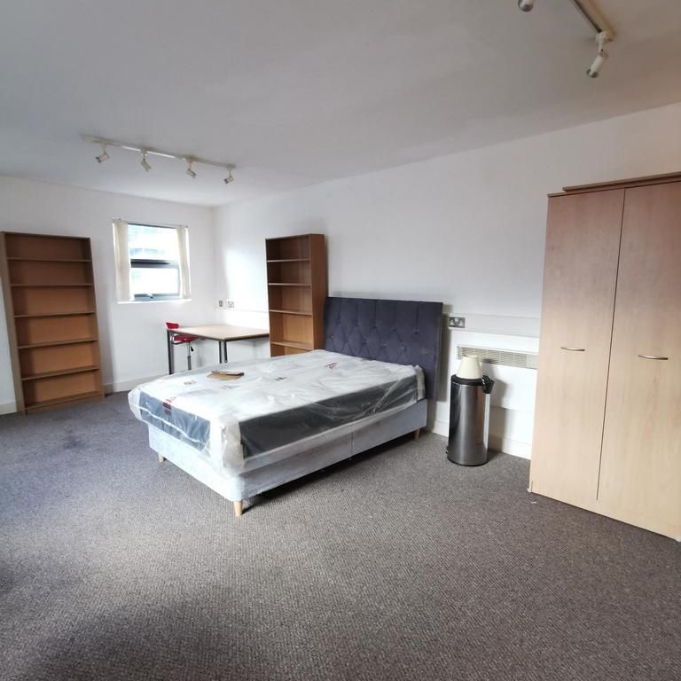 Studio to rent - Photo 1