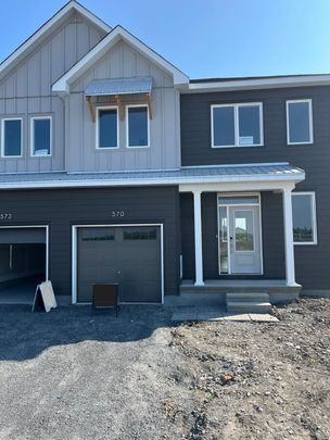 For Lease - 570 Oldenburg Avenue, Stittsville - Munster - Richmond, Ontario - Photo 1