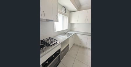 GROUND FLOOR UNIT!!!! - Photo 4