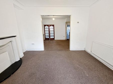 3 bedroom semi-detached house to rent - Photo 2