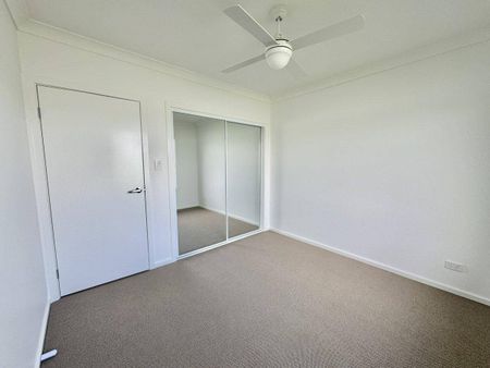 Cozy and comfortable, brand new unit! - Photo 4