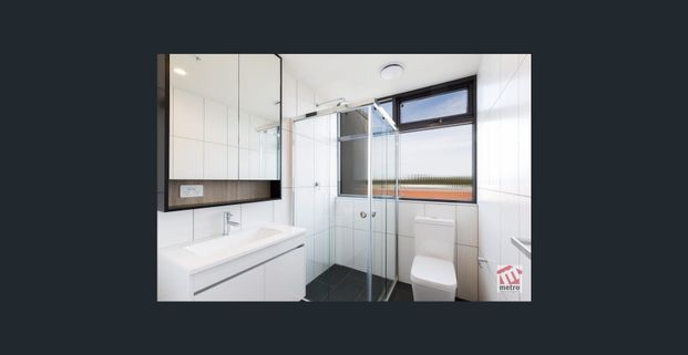 Striking apartment in ideal location! - Photo 1