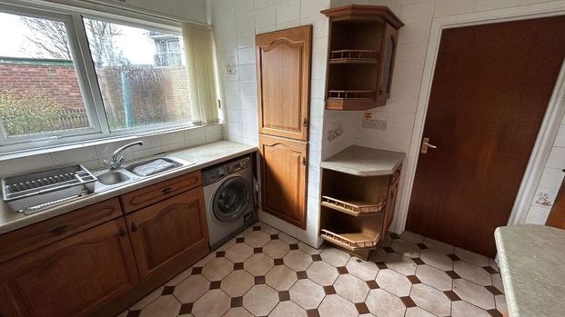 3 bedroom semi-detached house to rent - Photo 1