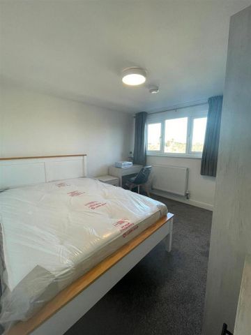 5 bedroom private hall to rent - Photo 4