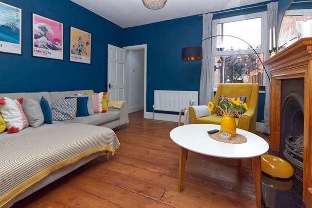 New Bradwell - Outstanding Bed Furnished Home With Modern Finish!, MK13 - Photo 1