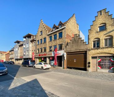 Volledig gerenoveerd appartement (140m²) met 2 slaapkamers en terras. - Photo 1