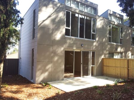9/99 Eastern Valley Way, Castlecrag NSW 2068 - Townhouse For Rent | Domain - Photo 5