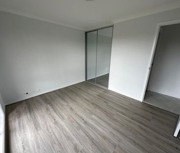 Single Storey Home - Photo 2