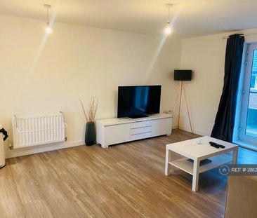 2 bedroom flat to rent - Photo 2