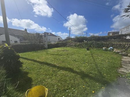 2 bedroom semi-detached house to rent - Photo 4