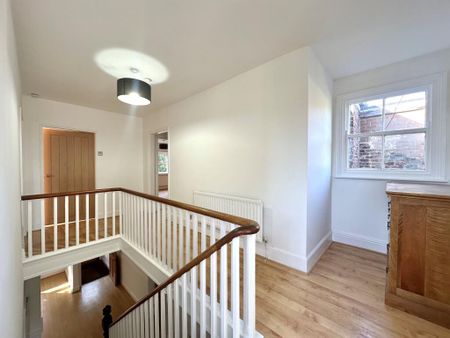 4 bedroom terraced house to rent - Photo 4