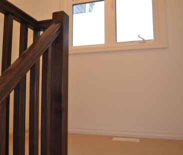 For Lease - 241 Overberg Way, Kanata, Ontario - Photo 4
