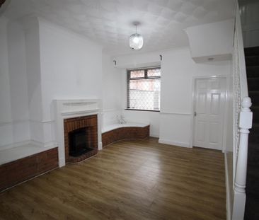 3 Bedroom End of Terrace House for Rent - Photo 3